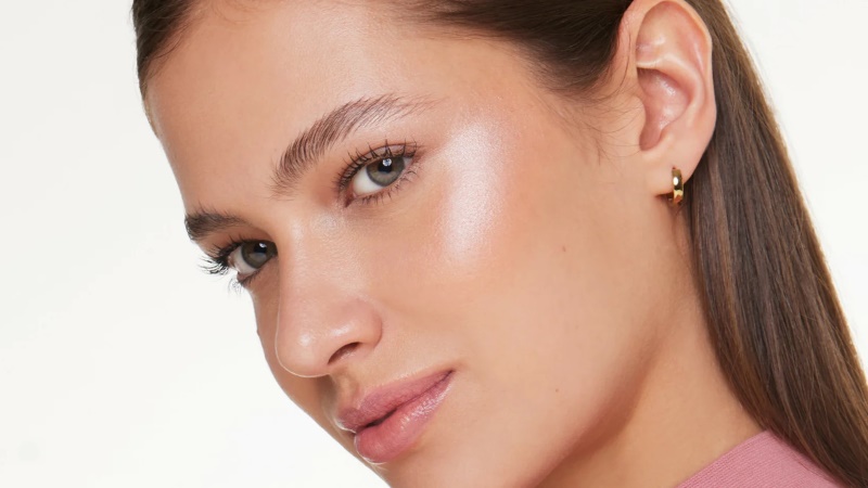هایلایتر، یک انتخاب استراتژیک برای آرایش صورت لاغر