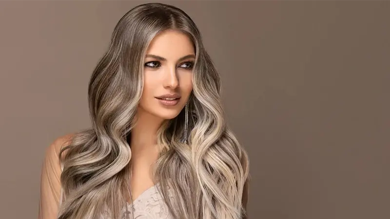 راهنمای جامع انواع رنگ مو؛ انتخاب، مراقبت و تکنیک‌های حرفه‌ای